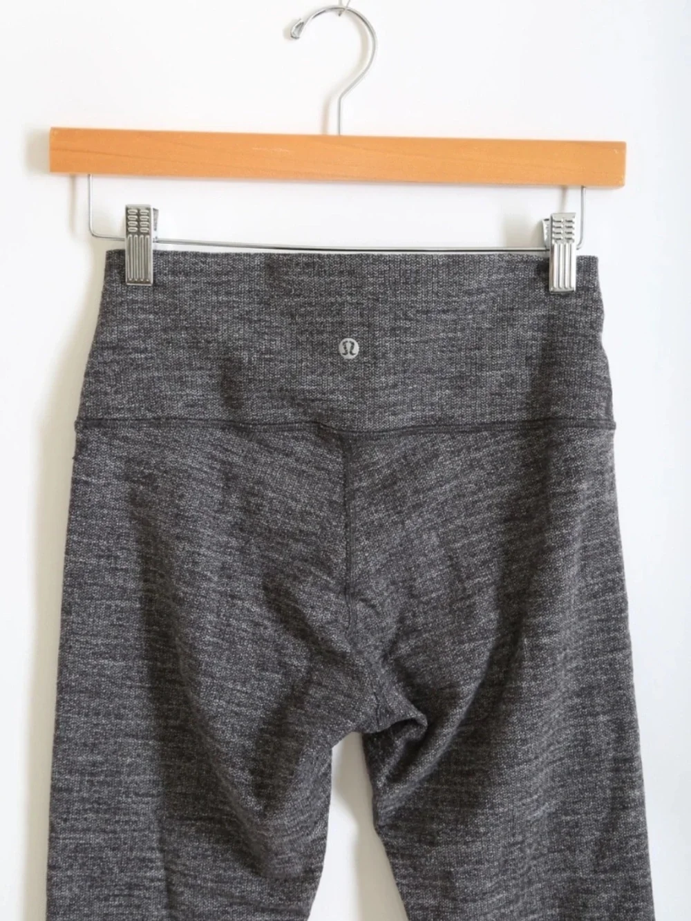 Lululemon Wunder Under High Rise gray textured leggings Sz. 8 $98